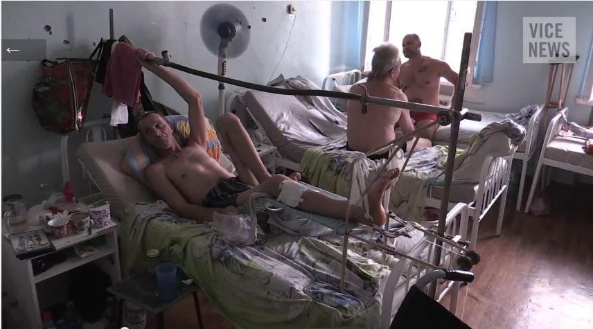 Fallen Rebel Fighters Treated in Russia: video by Vice News