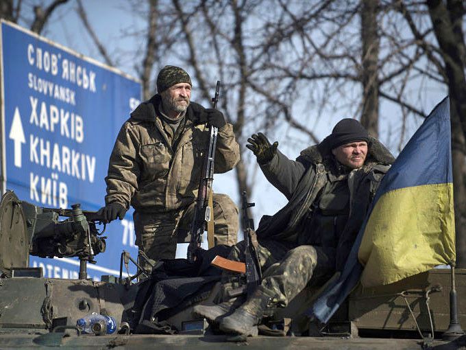 Ukrainian troops take new positions after counter-attack during battles near Svitlodarsk