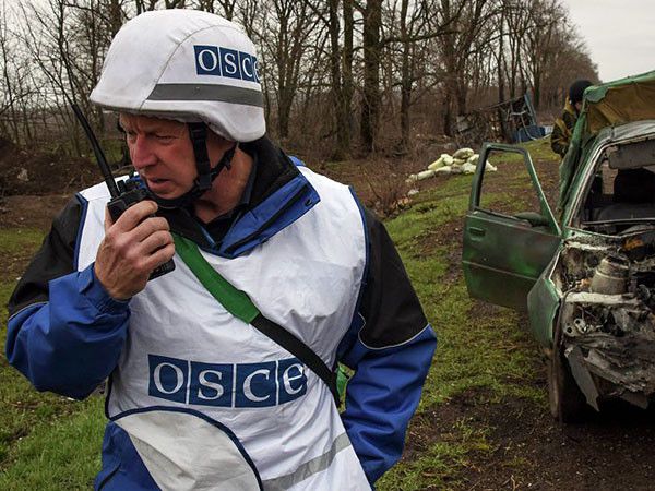 OSCE spots vehicle for dead Russian soldiers transportation on Ukraine-Russia border