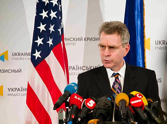 Pyatt: U.S. sees nothing corroborating Russia`s ”Crimea incursion” allegations