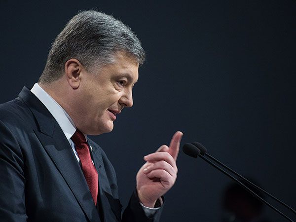 Poroshenko announces new deadline for EU visa waivers for Ukrainians