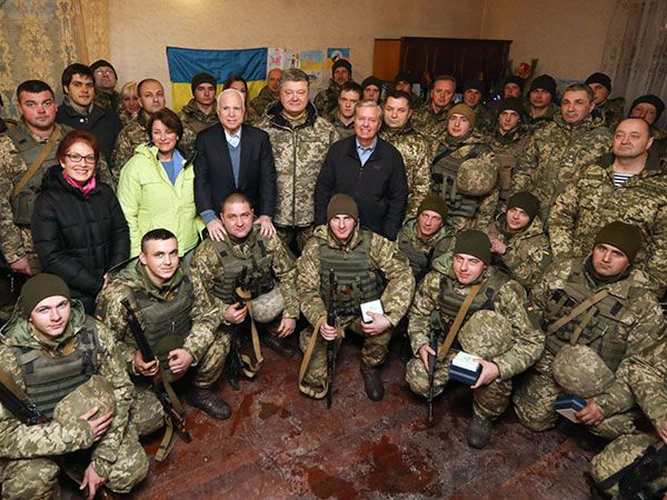 U.S. Senators John McCain, Lindsey Graham and Amy Klobuchar visited command post near Shyrokine in Donbas