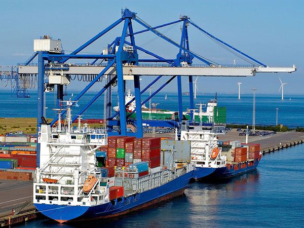 Seaports in Ukraine cut cargo handling in 2016