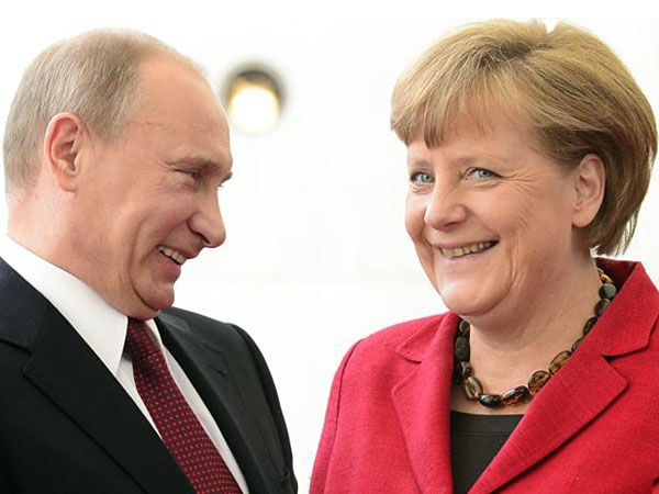 Merkel, Putin to discuss G20, Syria, Ukraine in Sochi on Tuesday – media