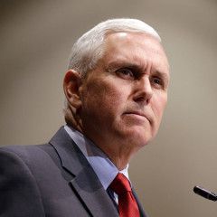U.S. Vice President Mike Pence says Russia bears responsibility for war in Donbas (video)