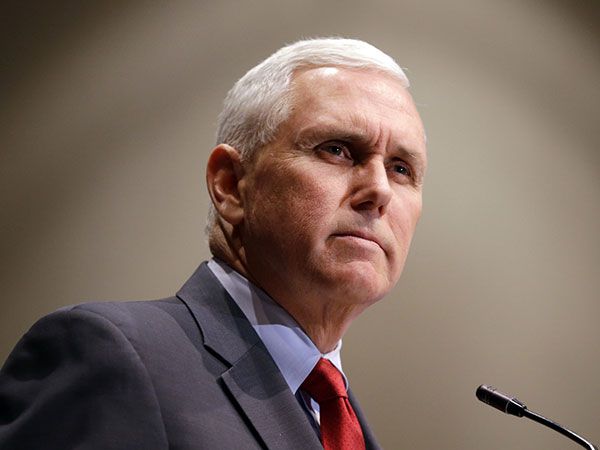 U.S. Vice President Mike Pence says Russia bears responsibility for war in Donbas (video)