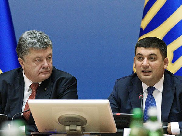 After mass protests across Ukraine Poroshenko and Government turn 180 degree and announce economic blockade of Donbas