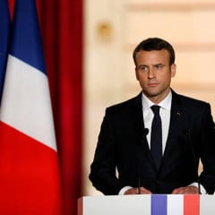 Macron says Minsk agreements only way to resolving Donbas crisis