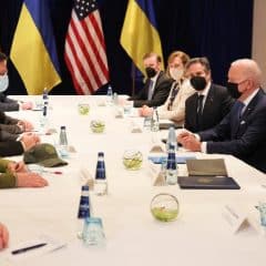 Biden will meet with the Minister of Defense of Ukraine and the Minister of Foreign Affairs in Warsaw