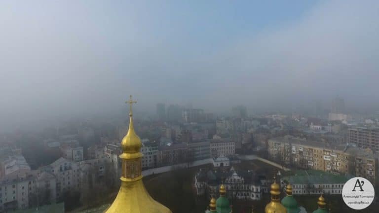 In Kyiv air pollution is 9 times higher than normal because of fires and shelling