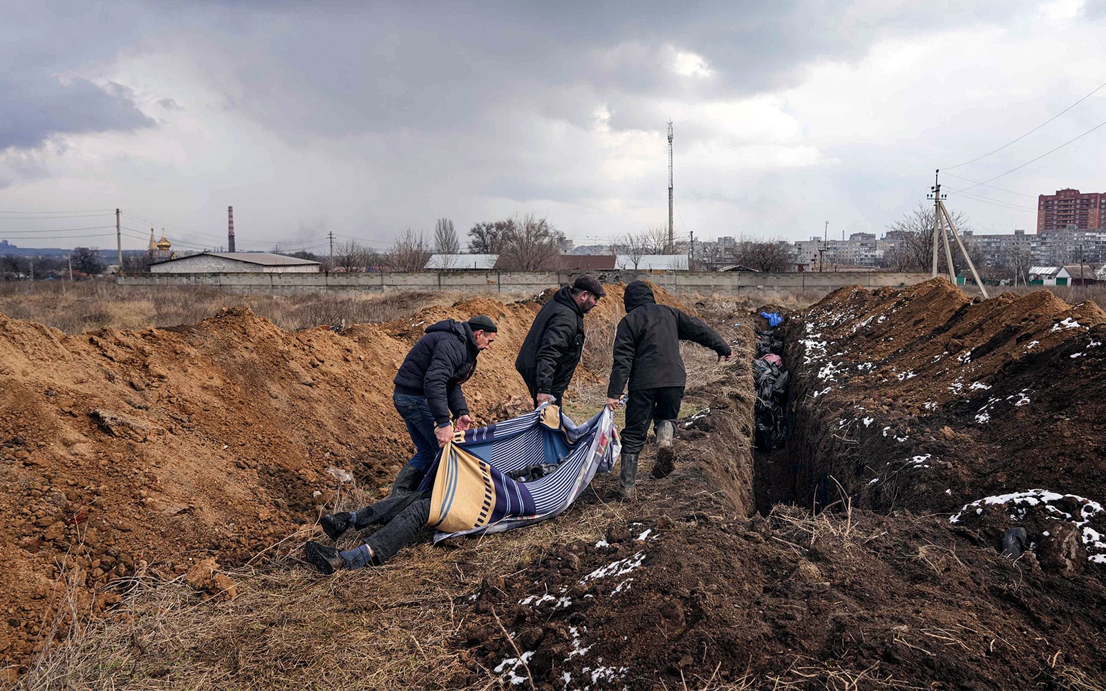 The New Babyn Yar: Russians buried probably up to 9,000 Mariupol residents in the Mariupol region