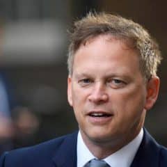 UK Minister of Transport sheltered the family of Ukrainian refugees at his home