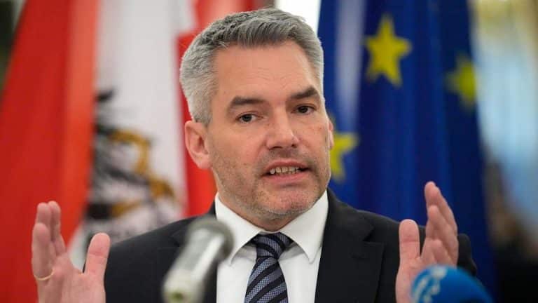 Austrian Chancellor criticized European Commission due to dispute over oil embargo against Russia