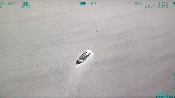 2 Russian boats destroyed by Ukrainian UAV strike near Snake Island in Black Sea – Video