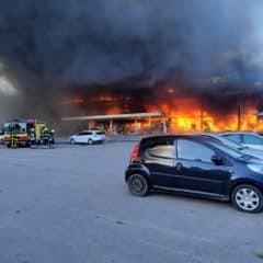 Russian rocket hit the Ukrainian mall with around 1 thousand people inside: photos, video