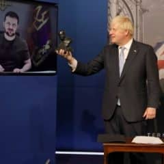 UK Prime Minister presented Ukrainian President with the Winston Churchill Award