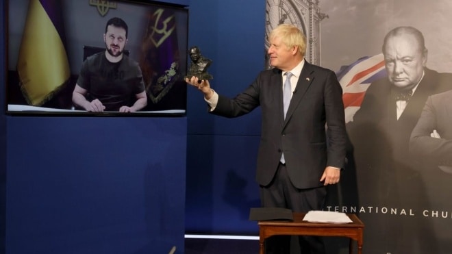 UK Prime Minister presented Ukrainian President with the Winston Churchill Award
