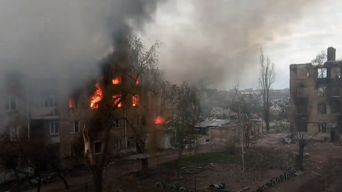 Russian troops brutally burn down Ukrainian settlements that are not submitted to them