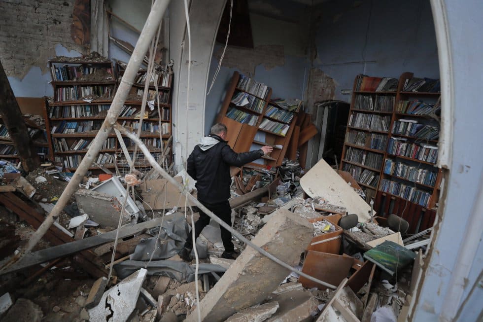 Russian occupiers destroy Ukrainian books in the Kharkiv region