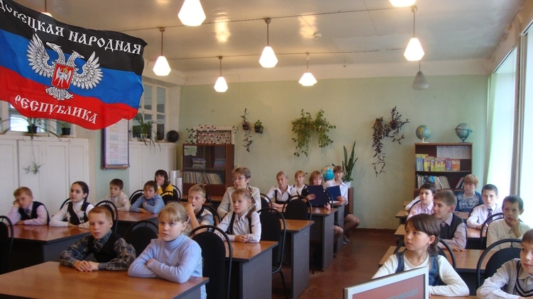 Russian occupiers force Ukrainian teachers to follow Russian school curriculum at the temporarily-occupied territories of Ukraine