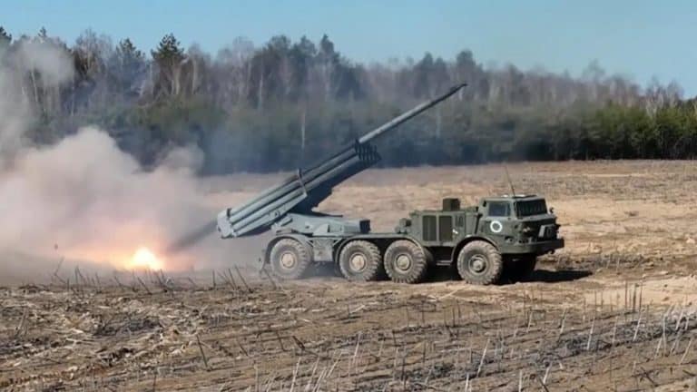 Russian troops destroy villages by heavy weapons in Ukraine’s south