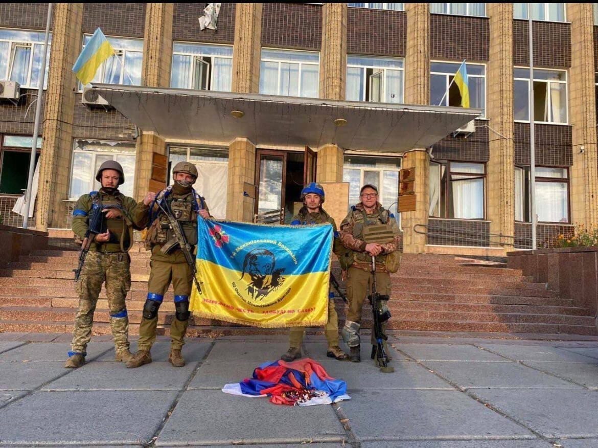 Ukrainian troops liberated an important city of Kupyansk in the east