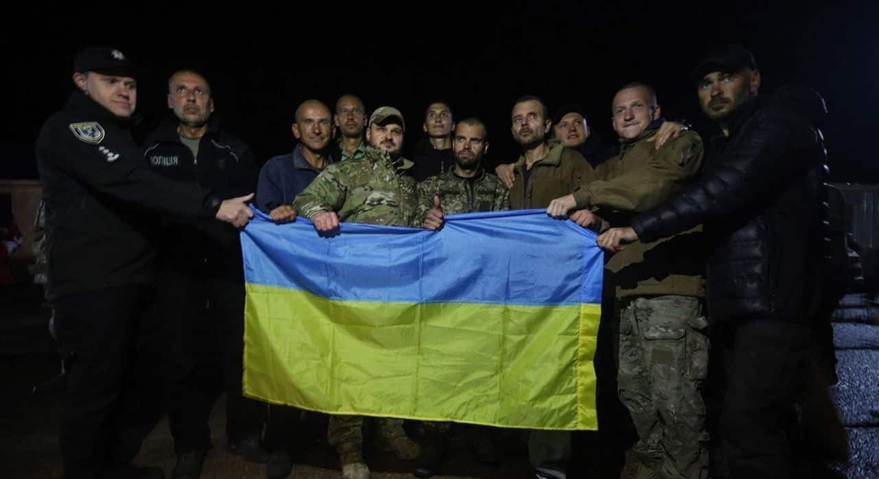 Ukraine returned 215 defenders from Russian captivity