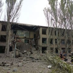 Russian troops shelled a school with a shelter for civilians in the east