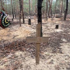 Mass grave of more than 440 bodies was found in recently liberated from Russians Izyum: photos