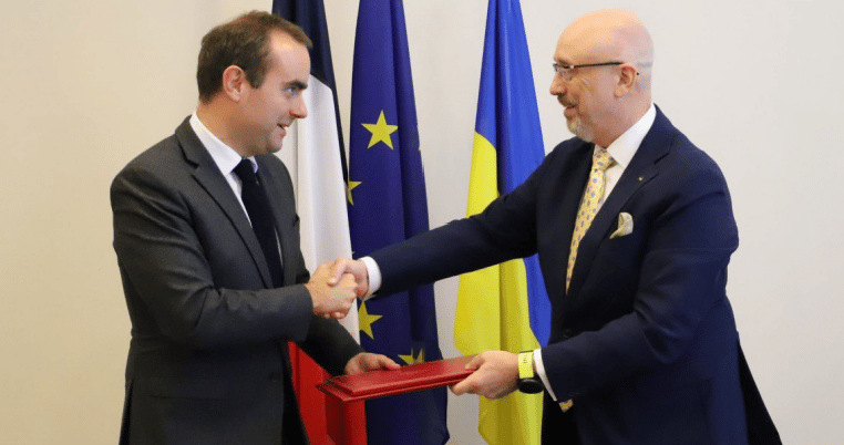 Ukraine and France signed an agreement on the supply of weapons