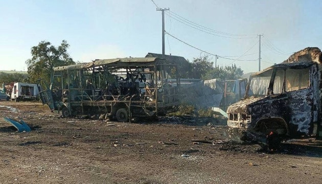 Russian military shelled convoy of civilian cars in the south, at least 5 people died