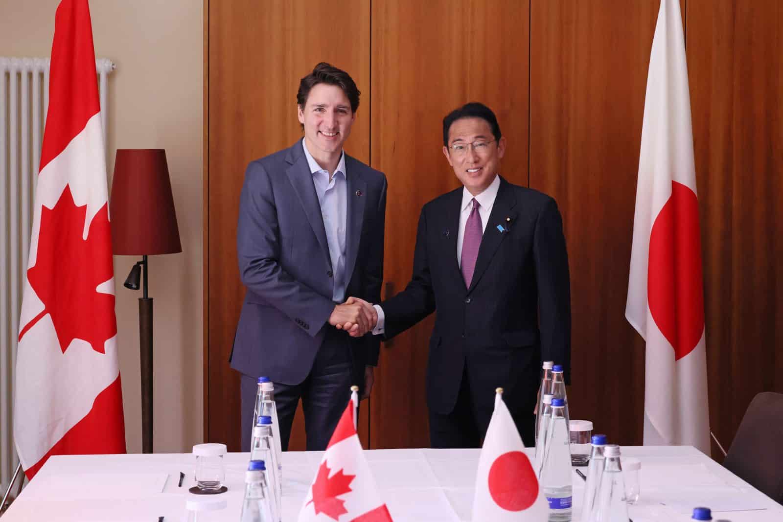 Canadian and Japanese Prime Ministers agreed to promote G7 cooperation to help Ukraine