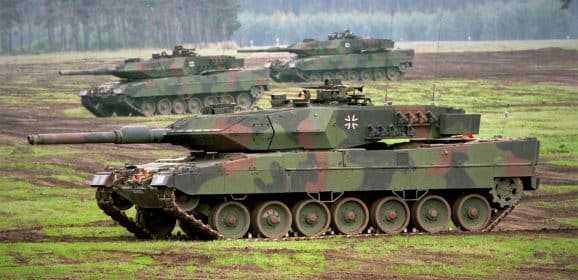 Canada will provide Ukraine with 4 Leopard 2 tanks