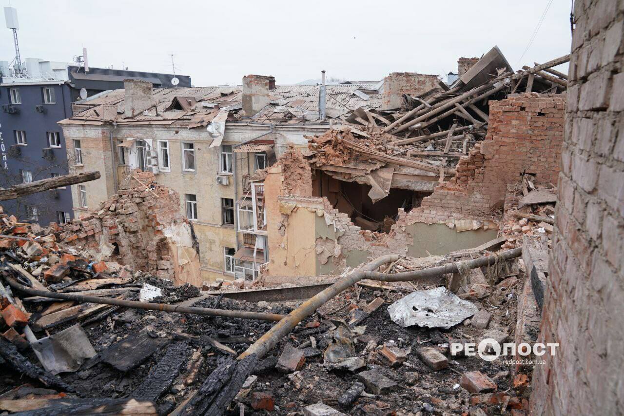 Russia shelled residential building in Kharkiv, 1 civilian was killed, and 3 were injured: photos