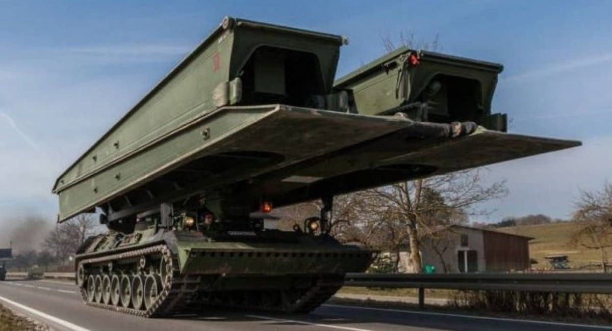Germany handed over 9 armored bridge layers to Ukraine
