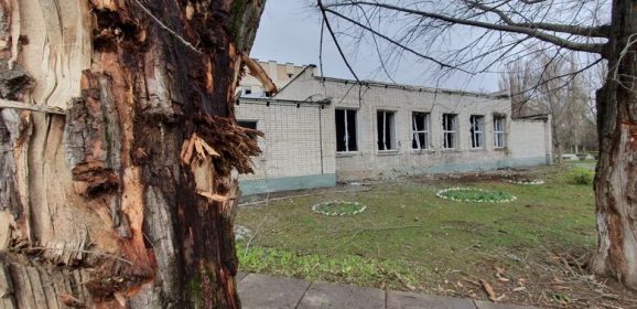Russia shelled residential quarters of Kherson, 1 civilian was injured: photos