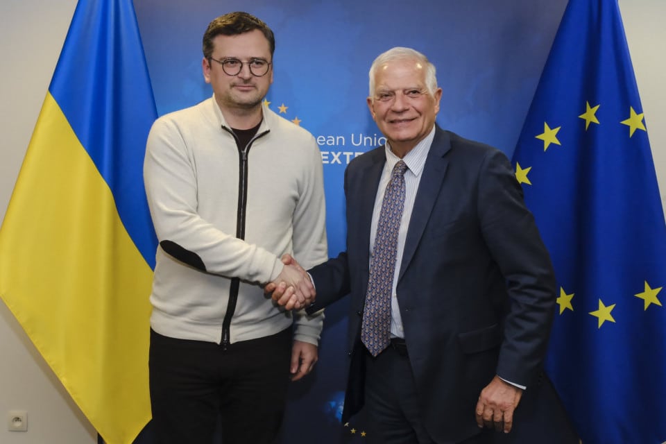 Ukraine’s Foreign Minister and EU High Representative discussed speeding up the supply of ammunition