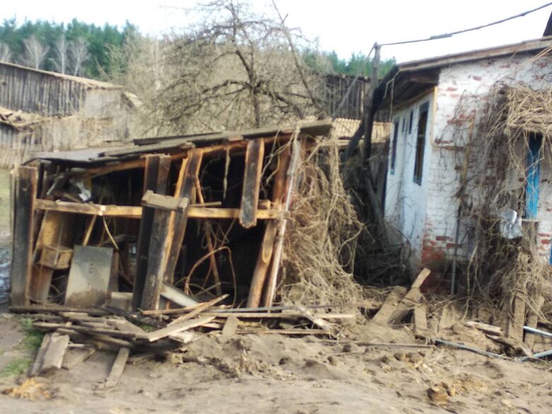 Russian army carried out an airstrike on the border settlements of the Chernihiv region: photos
